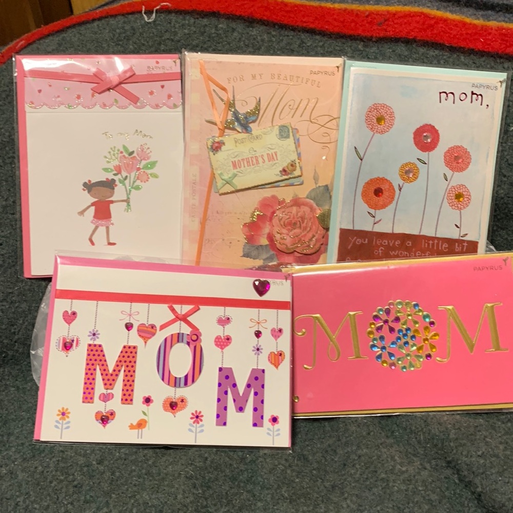 Bundle of 5 Papyrus Beautiful Mother’s Day Cards: Flowers and embellishments 💐